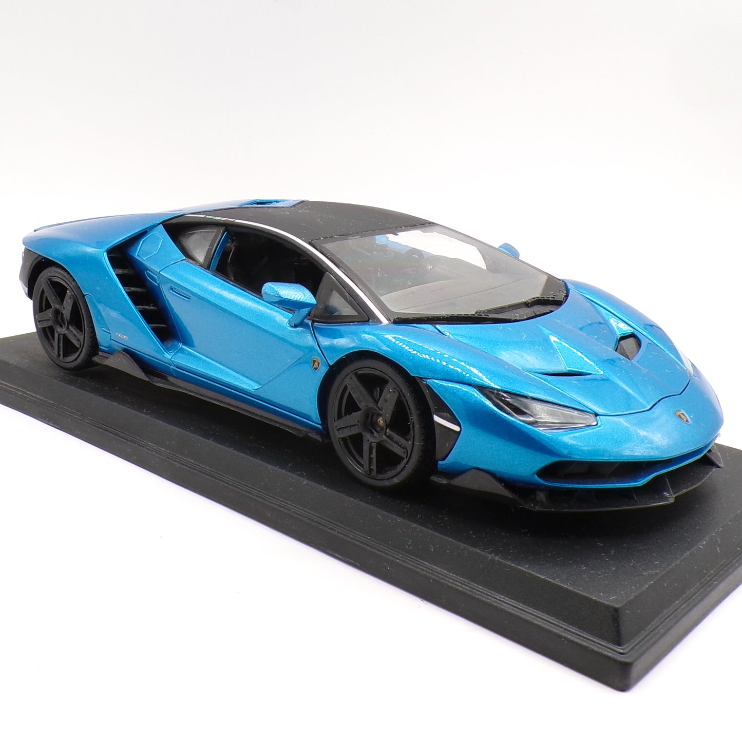 1998 Maisto Blue Lamborghini Centenario Special Edition 1/18 Scale Diecast Car