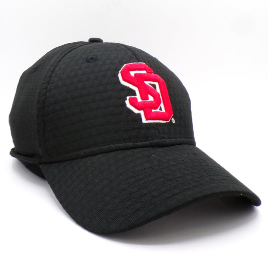 Black University of South Dakota Coyotes Fitted M/L New Era 39 Hat NWT